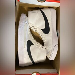 Nike Blazer White/Black-Mid 77 Girls 7Y